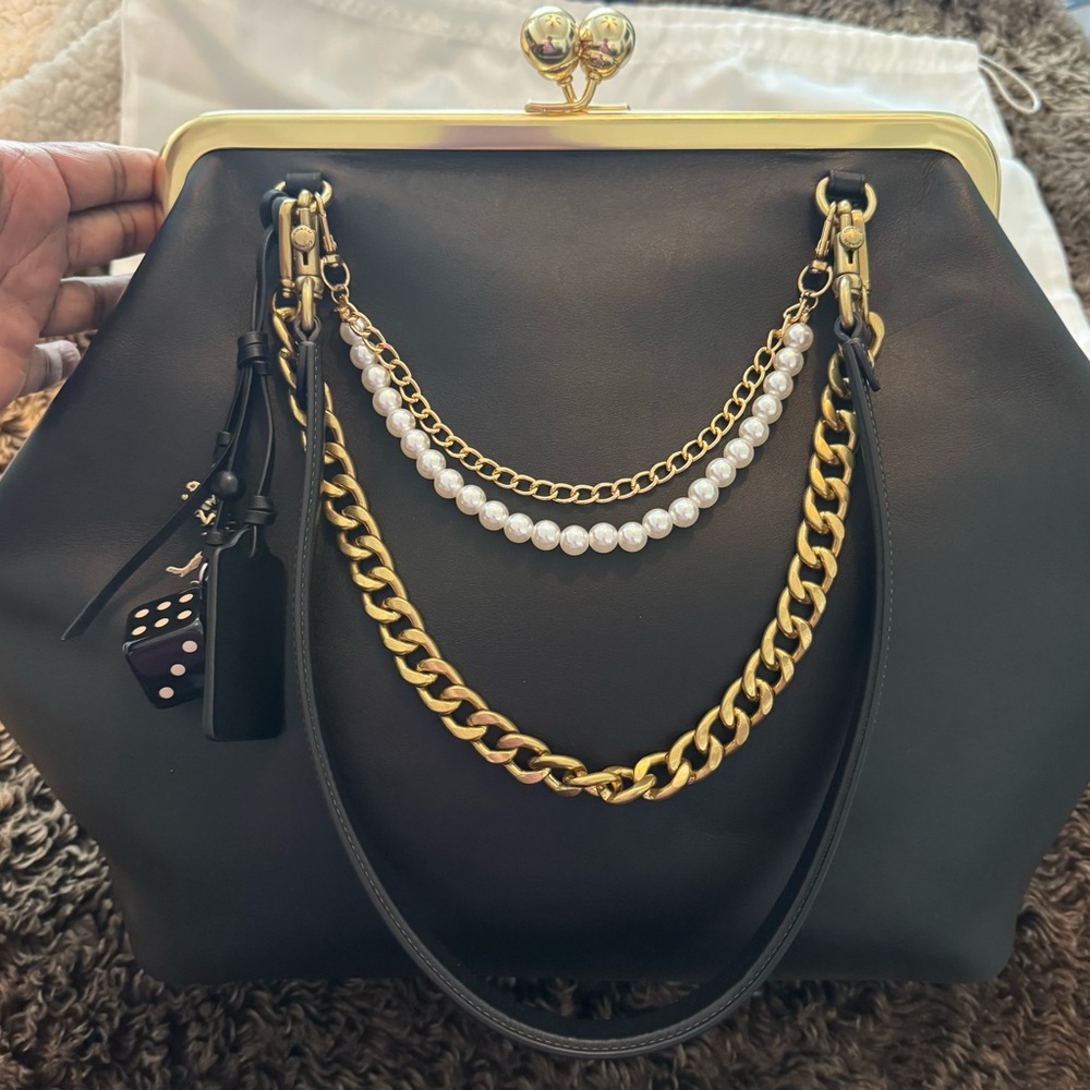 COACH Large Oversized Kisslock Frame Shoulder Clutch Bag, New Rarely Used.
